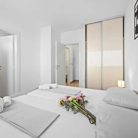 Apartments Tim & Klara - Sunny Cres Island Exterior photo