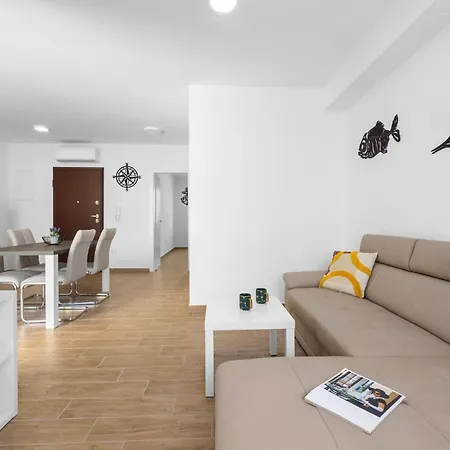 Apartments Tim & Klara - Sunny Cres Island Exterior photo